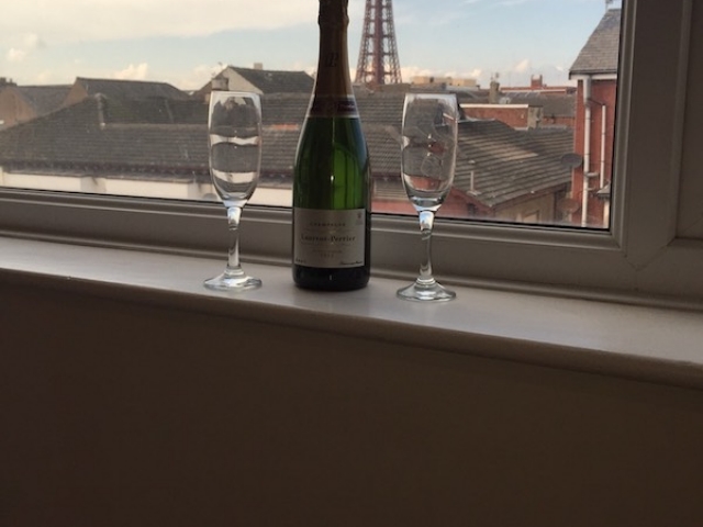 Penthouse Apartment, Champagne in Blackpool